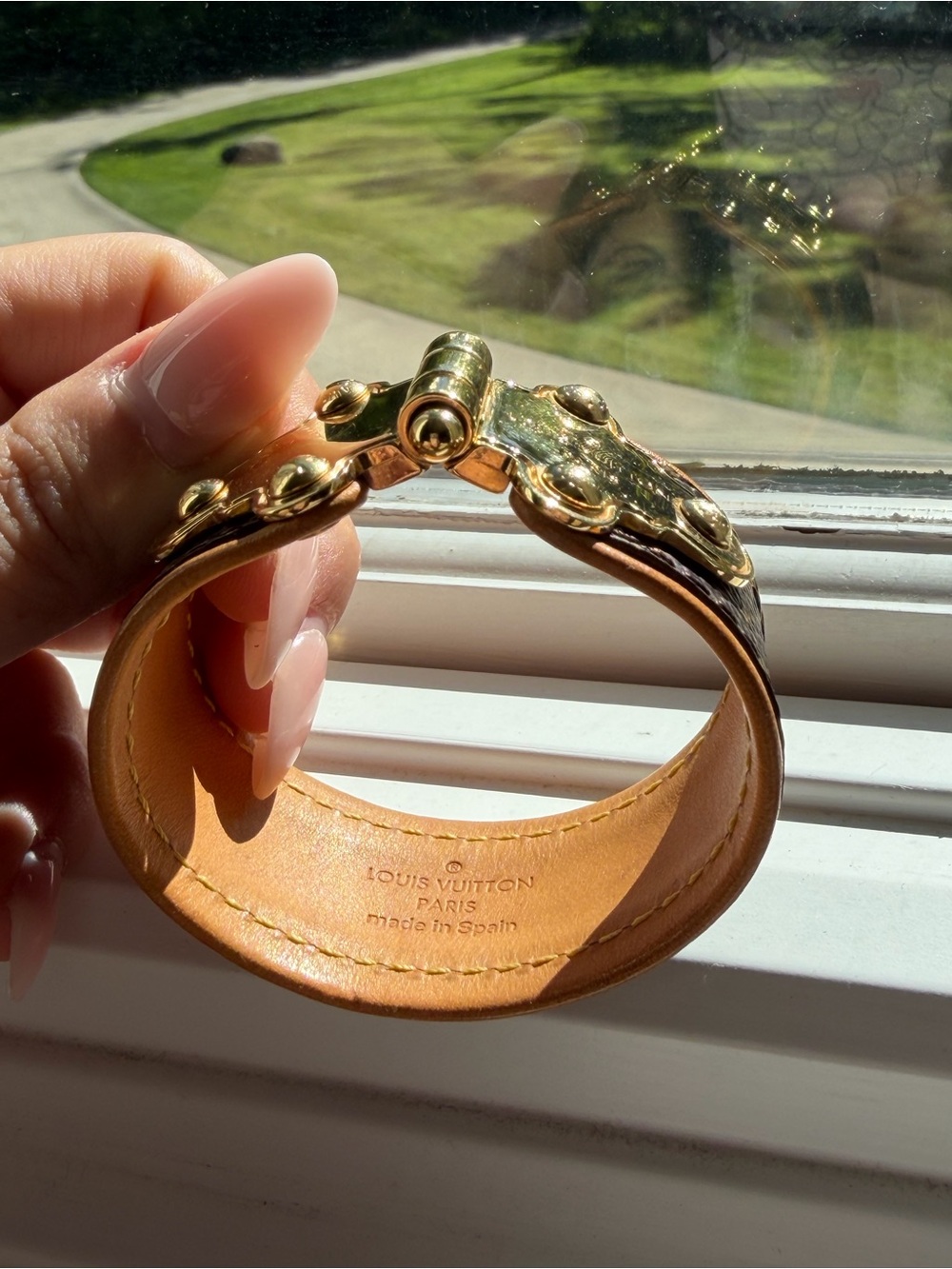 Louis Vuitton Monogram Save It Bracelet Cuff - Picture 10 of 14